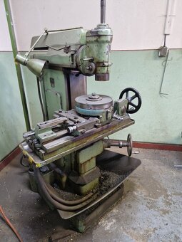 Univerzální nástrojářska frezka 676 - 2