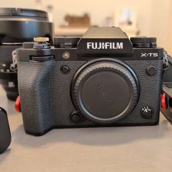 Fujifilm X-T5 - 2