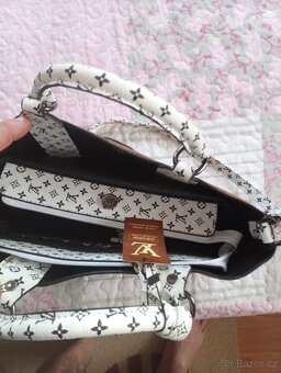 Peněženka Tommy Hilfiger a kabelka LV - 2