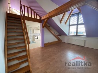 Pronájem bytu 1+1, 42 m2, ul. Olomoucká, Opava - 2