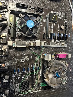 Zbytek mining rig, 2xMB, zdroj 850W, karty, kabely, redukce - 2