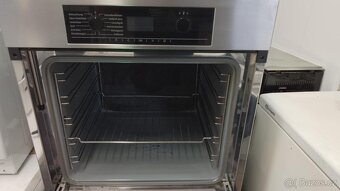 Vestavná trouba Miele - 2