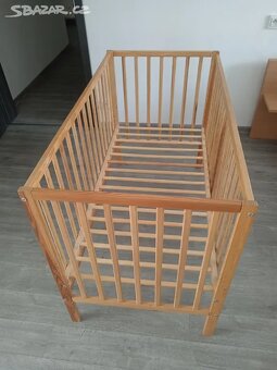 DŘEVĚNA POSTYLKA S NOVOU MATRACI A DOPLŇKY - 2
