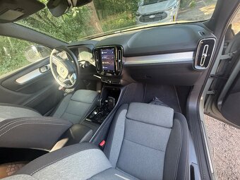 Volvo XC 40 , benzín 2,0 -145 kw 2023 - 2