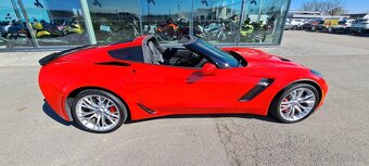 Chevrolet Corvette 6.2 L LT4 supercharged V8 (Z06) - 2