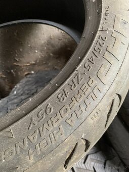 Prodám sadu letních pneu 221/45 ZR 18 - 2