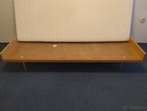 Starší postel s matrací - 2