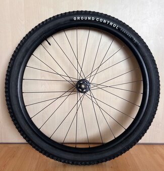 Specialized zapletená kola 29 s plášti Ground control - 2