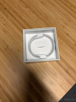 Apple AirPods (3. generace) s MagSafe nabíjecím pouzdrem - 2