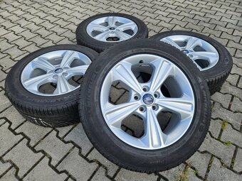 Orig. Ford 5x108 Zimní 235/55/17 - top - 2