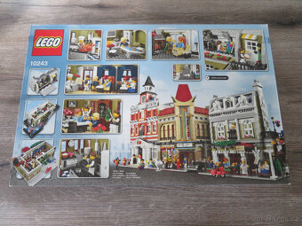 LEGO 10243 Parisian Restaurant - 2