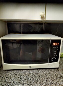 Mikrovlnná trouba - ELECTROLUX - 2