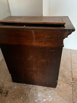 Starožitný noční stolek - 2