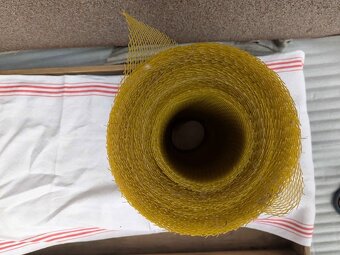 Žluté plastové pletivo 10 m - 2