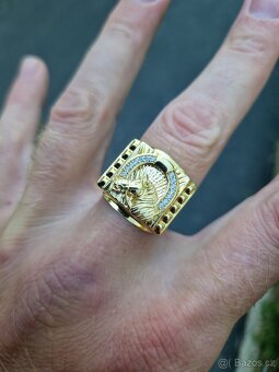 Zlatý prsten - kůň s podkovou 6,88g - (68) - 2