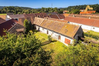 Dům o dispozici 3+1, stodola, zahrada, hospodář.budovy - 2