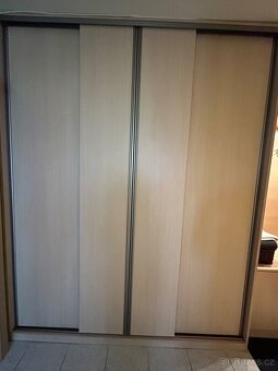Vestavná předsíňová skříň - 2