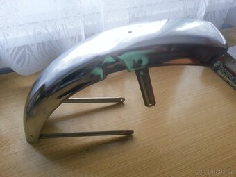 Přední blatník na Jawa 350 634 napadený kutilem - 2