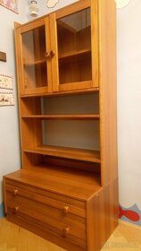 Skříňka s vitrínou - 2