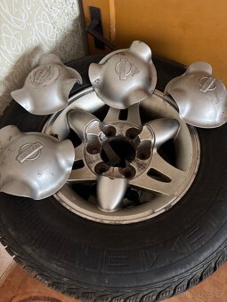 Kola Nissan Terrano 235/75 r15 - 2