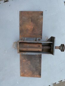 Hoblovací  válec s kovovými deskami - 2