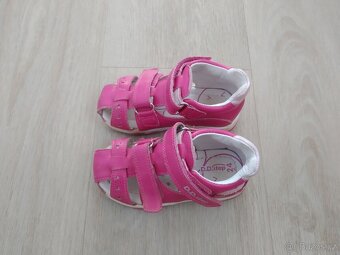 Dívčí sandále zn. D.D.step vel.24 - 2