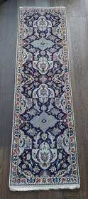 Ručně vázaný koberec z Iránu. - 2