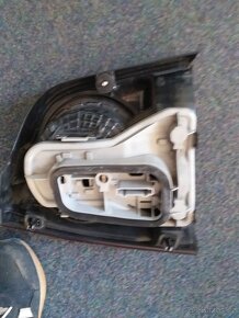 PRODÁM ZADNÍ LAMPU NA VW POLO MOPDEL 2006 - 2