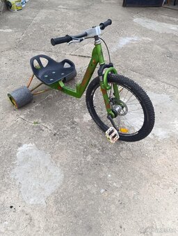 Driftovací tříkolka Custom - 2