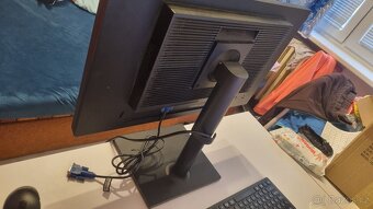 Monitor 24" Samsung S24E450 - 2