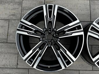 Originál alu kola Bmw G70 R21 2 kusy - 2