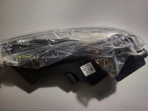 Pravá přední mlhovka pro Tesla model 3 originální - 2