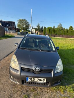 Toyota Corolla Verso - 2