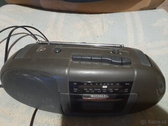 Prodám staré rádio s kazetakem Thomson - 2