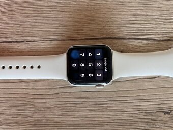 Apple Watch SE 2024 40 mm - 2