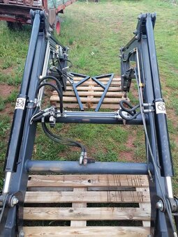 Metal Technik MST 900 , Zetor čelní nakladač - 2