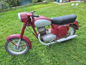 JAWA 250/559 panelka bez TP, veterán - 2