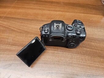Canon EOS R6 - 2