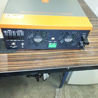 hybridní střídač 3600w/24v - 2