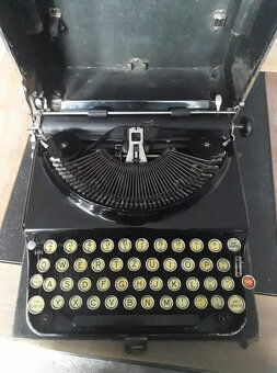 Starožitný psací stroj Remington - 2