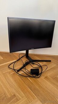 Samsung C24FG73 – 24″ 144 Hz, zakřivený QLED (VA), pivot - 2