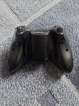 Prodám ovladače na Xbox 360 - 2