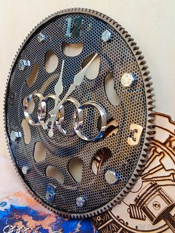 AUDI hodiny ze setrvačníku - Autonábytek Kovář - 2