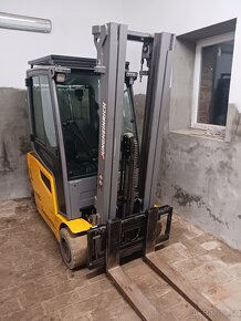 VZV Jungheinrich EFG 320 - 2