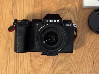 Fujifilm X-S20/ Sigma 18-50 f2.8/ XC 15-45 - 2