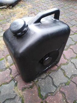 Odpadní kanystr 20L ke karavanu - 2