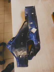 Originál VW passat zadní levý podélník - 2