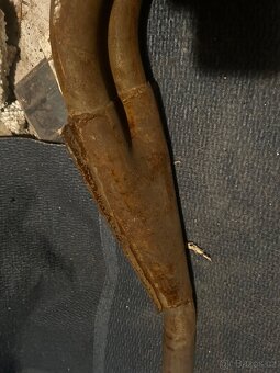 První díl výfuku Fiat 125P - 2