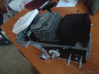 Motor komplet novy - 2