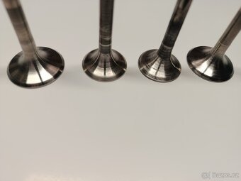 Prodám sací a  výfukové ventily - 2